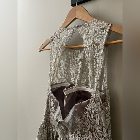 Le Chateau Champagne and Silver dress. Size 2 - Picture 7 of 9